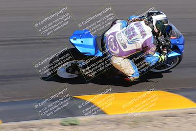 media/Oct-08-2022-SoCal Trackdays (Sat) [[1fc3beec89]]/Turn 7 Inside (145pm)/